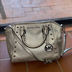 Authentic Michael Kors silver handbag/crossbodybag